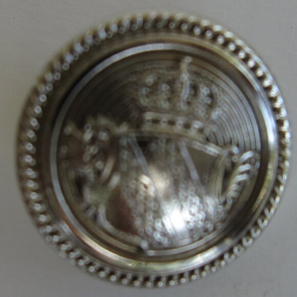 Cricketeer 8 Silver Tone Blazer Replacement Buttons Crown Shield Preppy Vintage - Picture 6 of 6